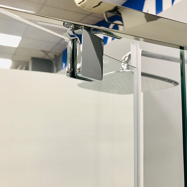 Душевой уголок AVS Фаворит 120x90 профиль хром, стекло прозрачное Душевой уголок AVS Фаворит 120x90 профиль хром, стекло прозрачное