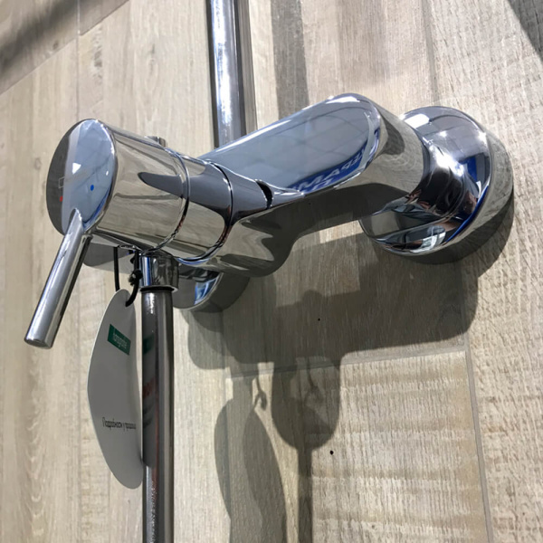 Душевая стойка Croma Hansgrohe 27222000